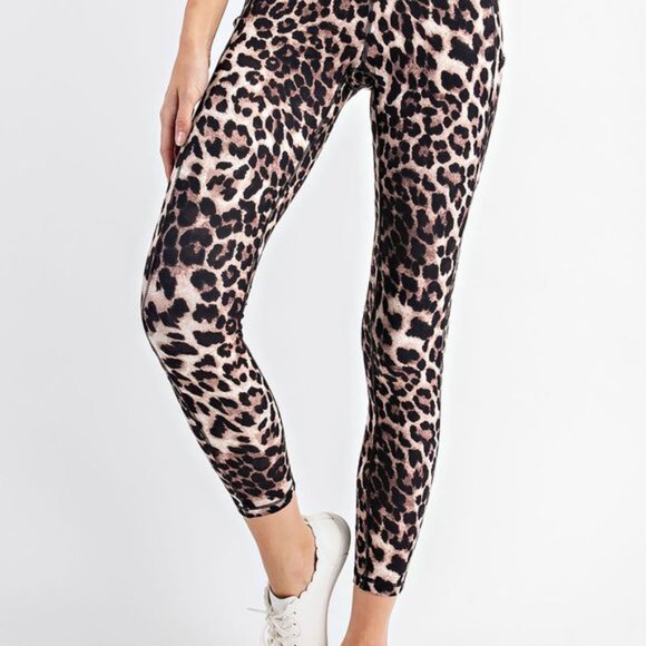 3X Plus Size Womens Side Pocket Leggings, Wide Waisted Yoga Pants, Leopard Print - Picture 2 of 5